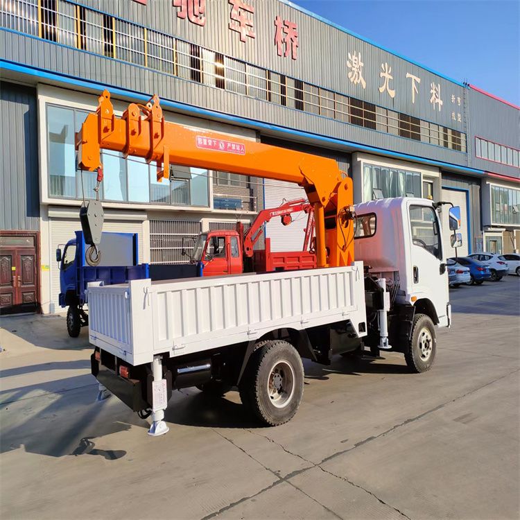 和顺县三轮随车吊定制 农用改装机自备吊中瑞长期出售